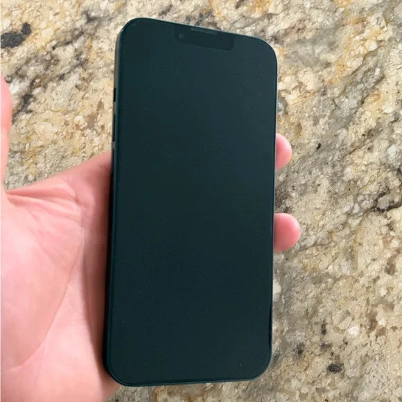 Apple iPhone 13 128GB Midnight Factory Unlocked Excellent Condition No Scratches
